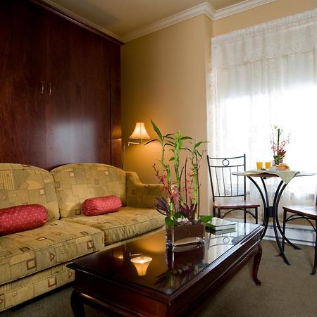 Hotel Relais St-Denis Saint-Sauveur-des-Monts Esterno foto