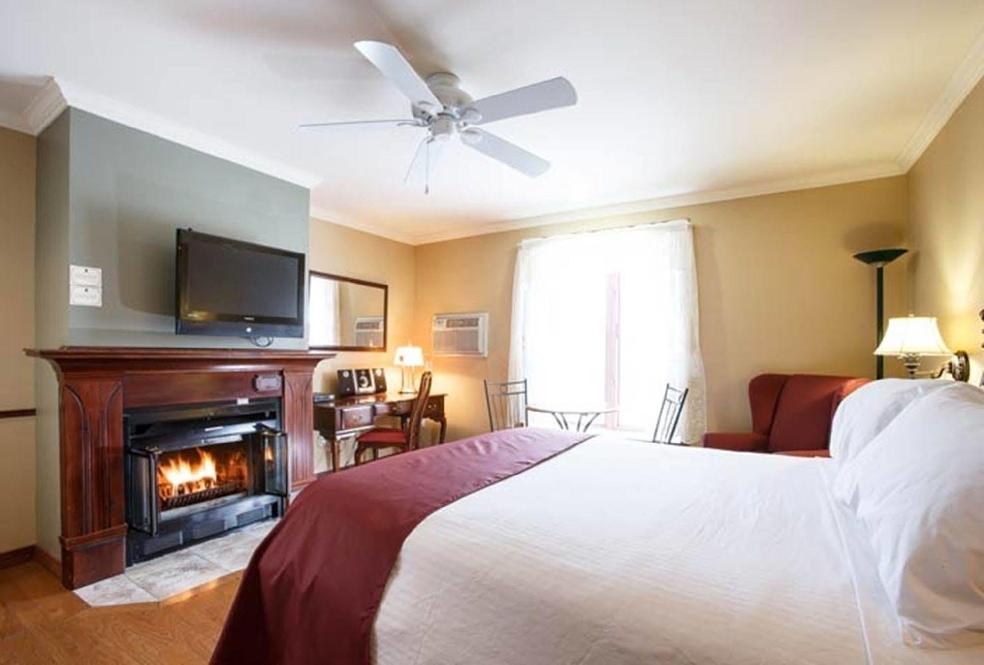 Hotel Relais St-Denis Saint-Sauveur-des-Monts Esterno foto