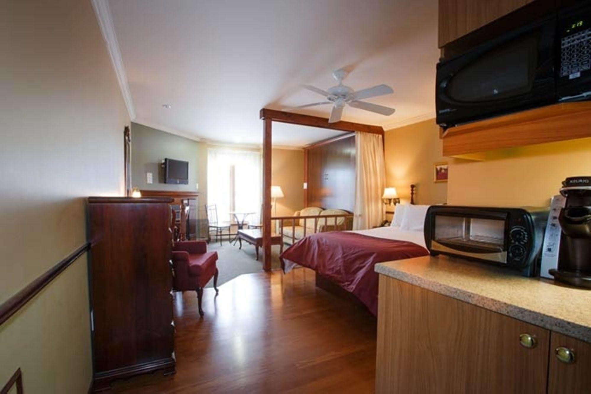 Hotel Relais St-Denis Saint-Sauveur-des-Monts Esterno foto