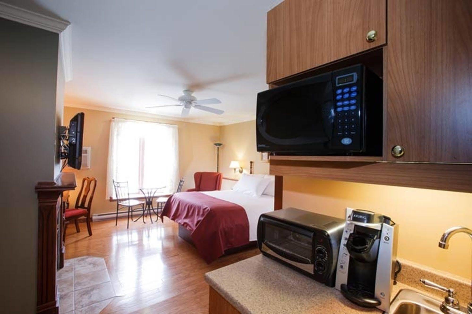 Hotel Relais St-Denis Saint-Sauveur-des-Monts Esterno foto